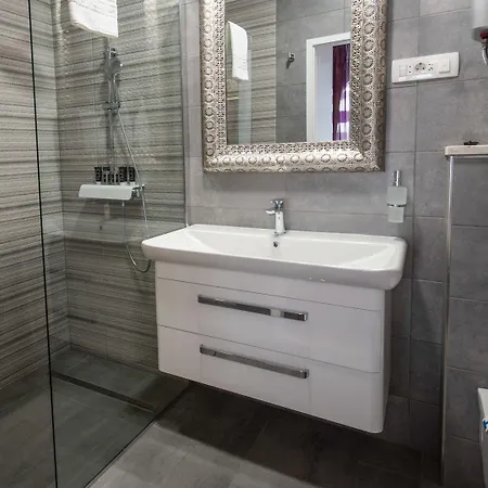 בית הארחה Center Luxury 2