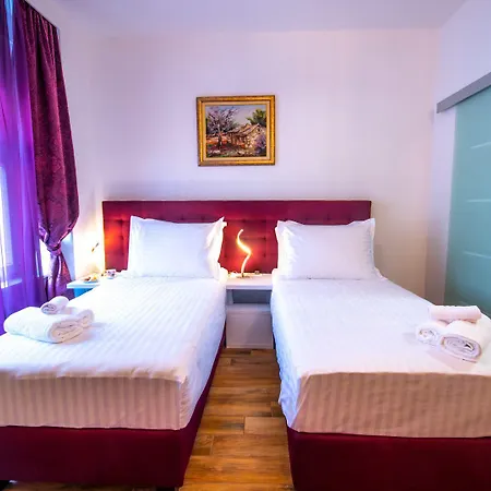 Guest house Center Luxury 2 4*