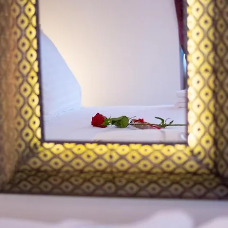 Center Luxury 2 בית הארחה 4*