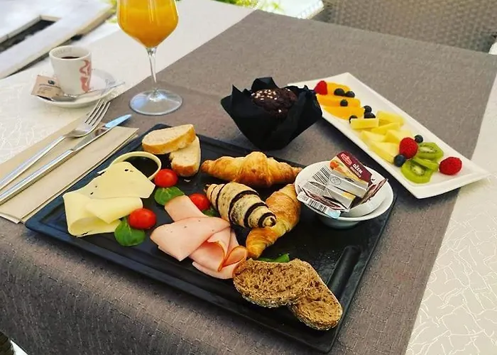 Center Luxury 2 4* Split