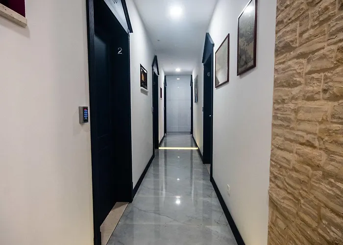 Center Luxury 2 Guest house 4*