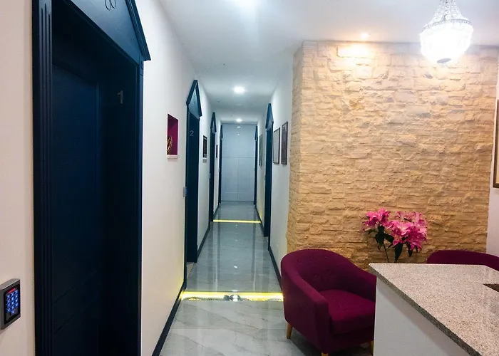 Center Luxury 2 4* Split