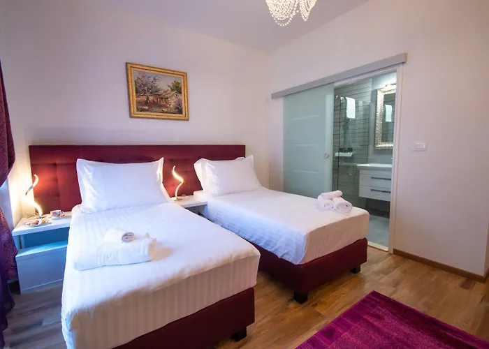 Center Luxury 2 Guest house