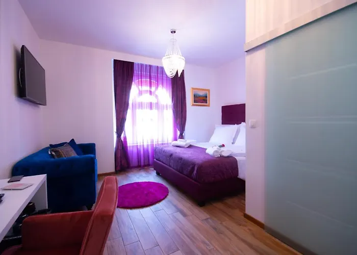 Center Luxury 2 Guest house