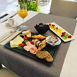 Center Luxury 2 4* ספליט